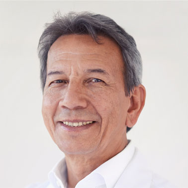 — Carlos R